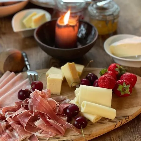 Dobbeltvaerelse I Smuk Palaevilla Homestay
