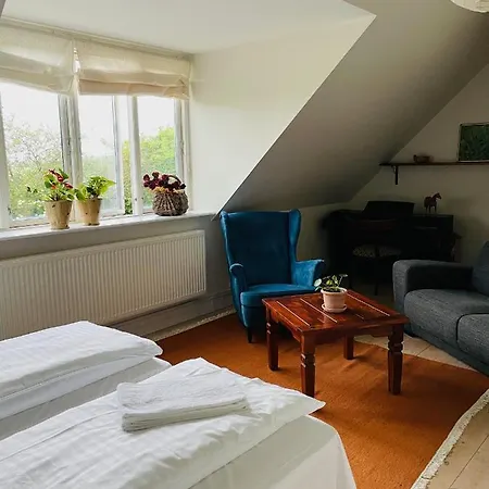 Dobbeltvaerelse I Smuk Palaevilla Homestay Stenstrup